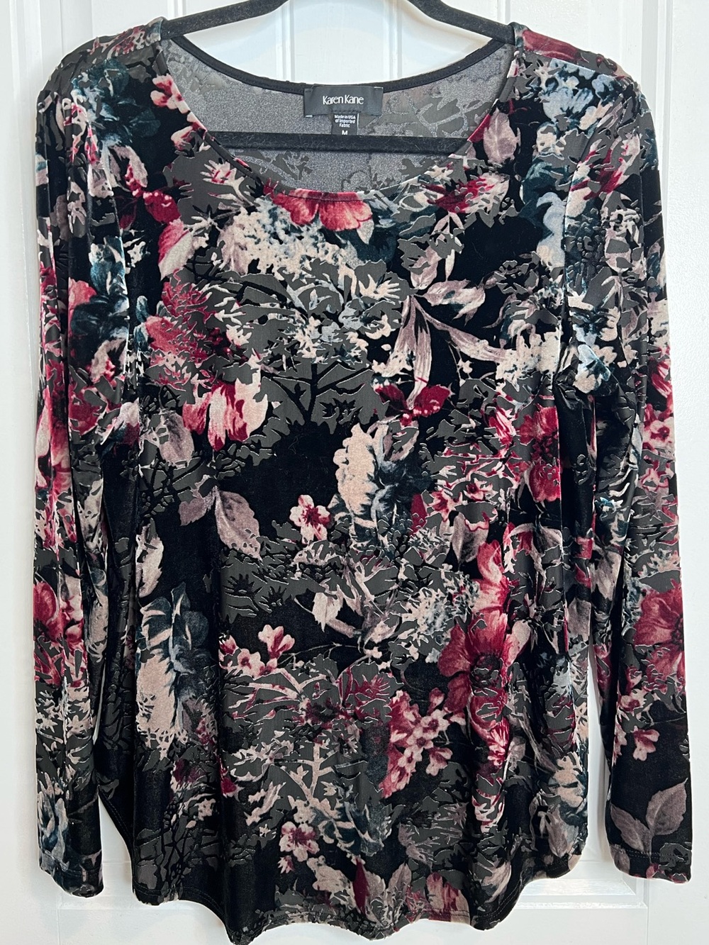 Karen Kane Black Floral Burnout Velvet Long-Sleeve Top. Size Medium.